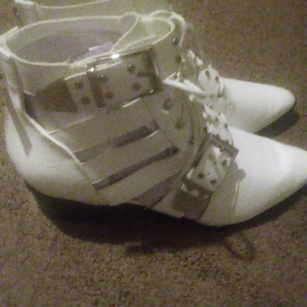 Riley Ankle Boot - Picture 2 of 4